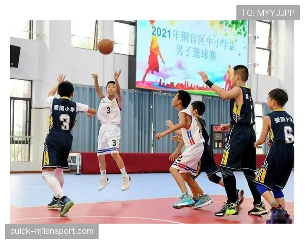 无球犯规是什么？新手必知的篮球防守规则解析